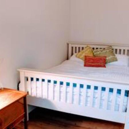 Bright Modern Arthurs Seat 2 Bedroom Apartment Единбург Екстериор снимка