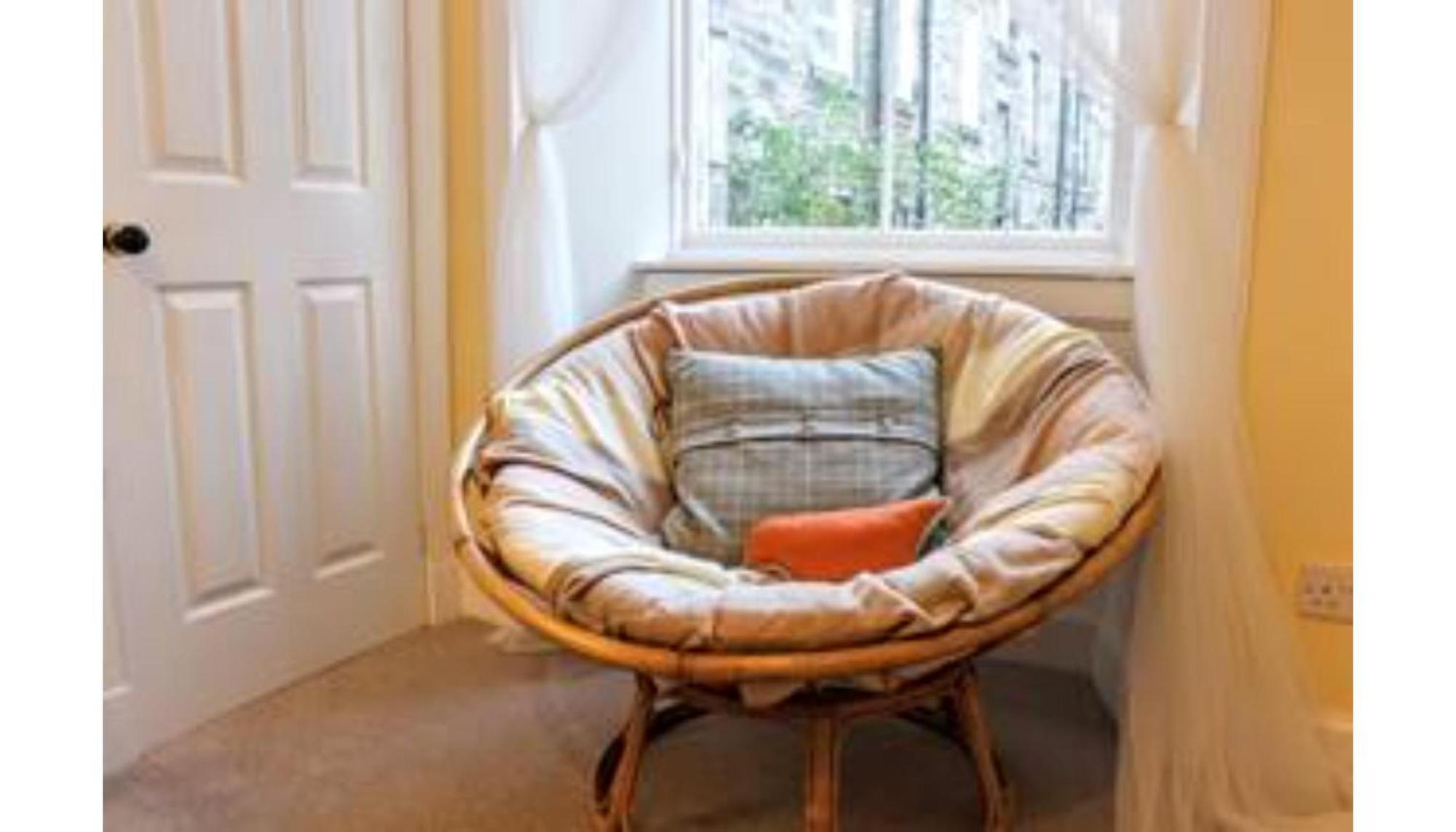 Bright Modern Arthurs Seat 2 Bedroom Apartment Единбург Екстериор снимка